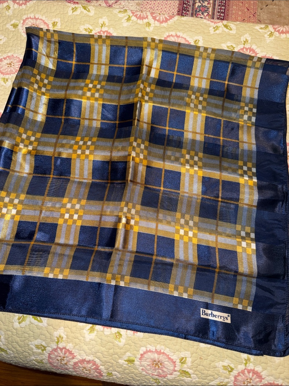 Burberrys Navy and Mustard Check Square large size